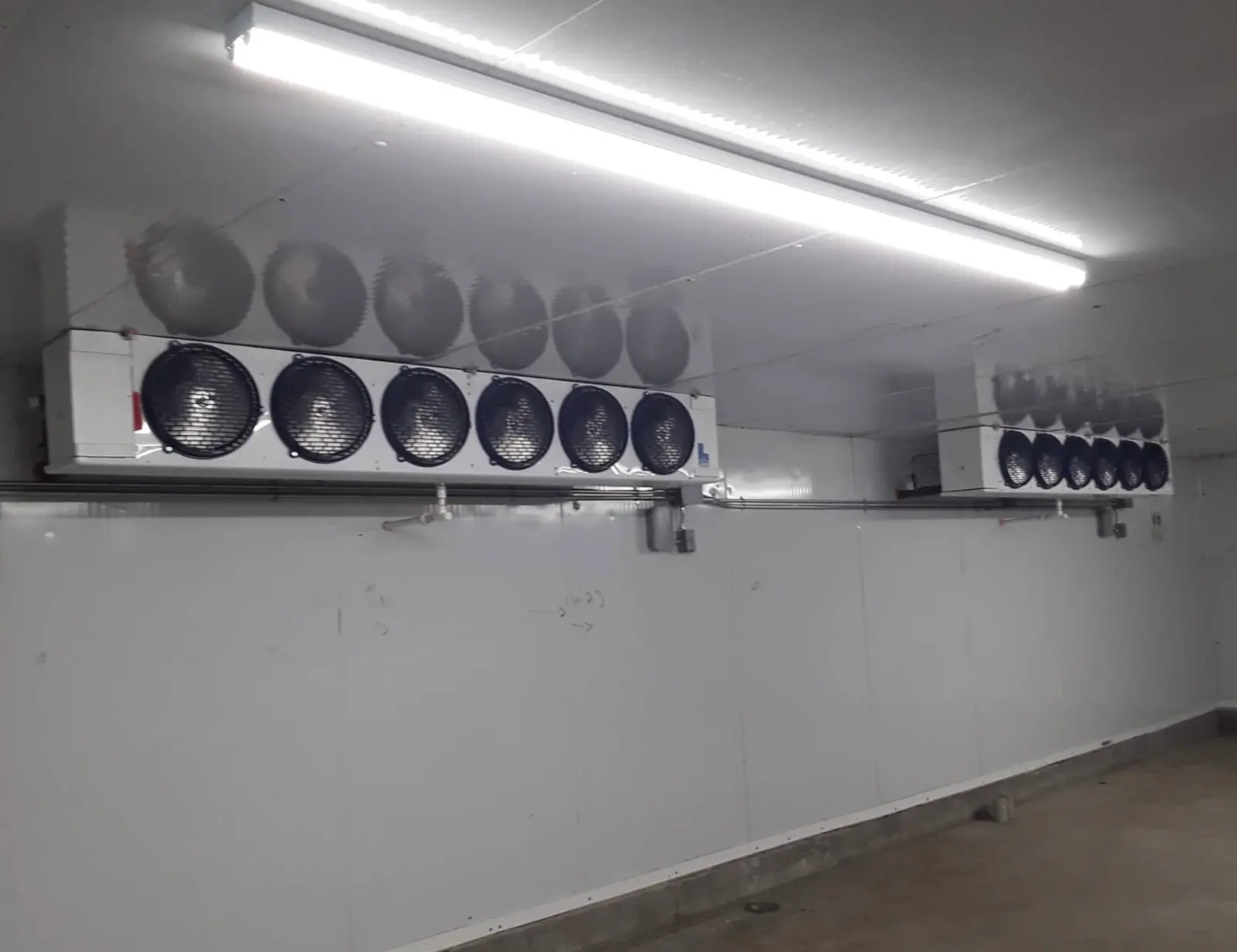 Commercial refrigeration evaporator units installed inside a cold room